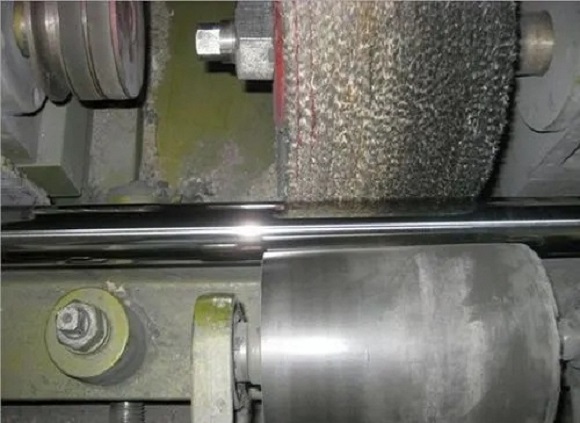 304不銹鋼管表面劃痕怎么處理？